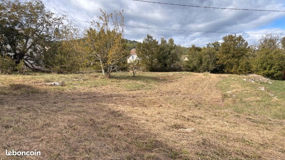 Terrain 1945 m² · à Courry · 85 000 €