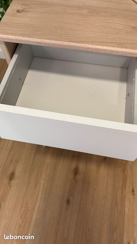 Bureau (image 4)