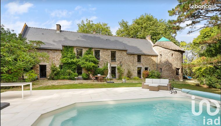 Maison 10 pièces 202 m²