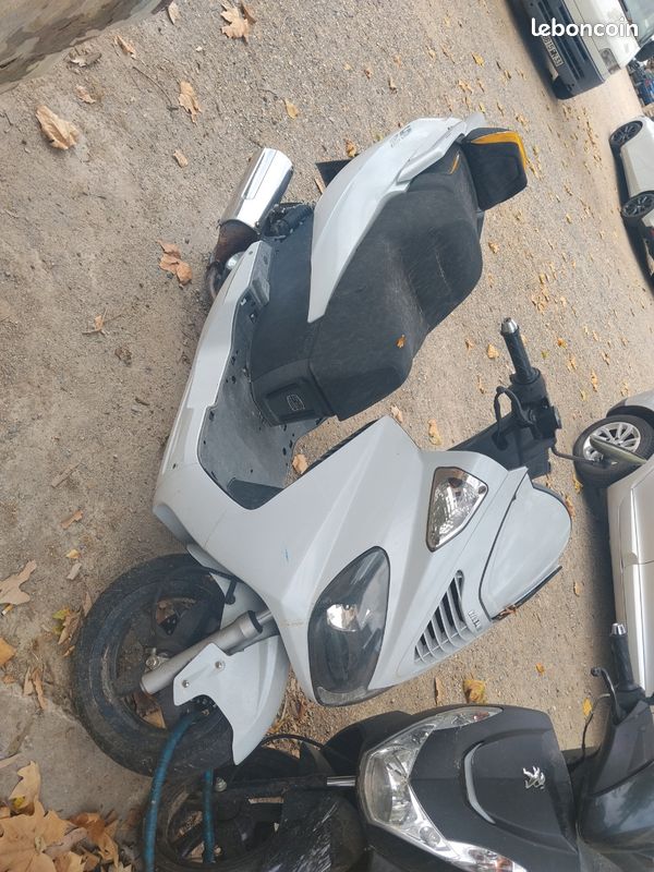 Scooter daelim 125 (image 2)