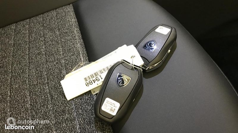 Peugeot 5008 Hybrid 145ch Allure e-DCS6 (image 16)