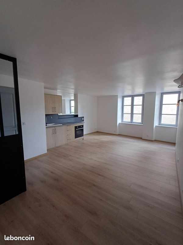 Appartement 1 pièce 31 m² · à Saint-Léonard-de-Noblat · 31 m² · 410 €/mois