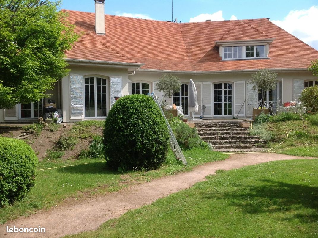 Maison 10 pièces 245 m² · à Châtillon-sur-Thouet · 245 m² · 229 000 €