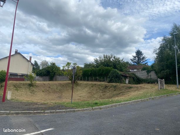 Terrain avec CU ladignac le long