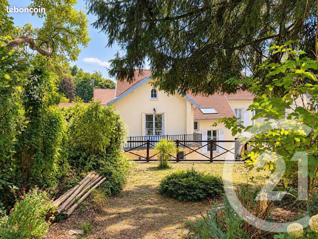 Maison 7 pièces 175 m² · à Nesles-la-Vallée · 175 m² · 536 000 €