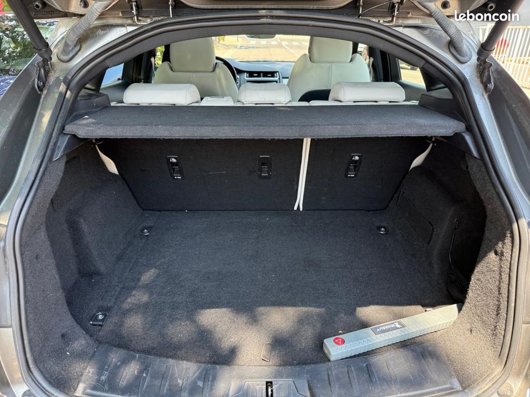 JAGUAR E-PACE D180 - AWD - BVA R-Dynamic PHASE 1 (image 16)