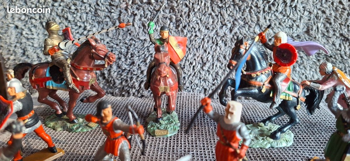 Figurines moyen âge (image 3)