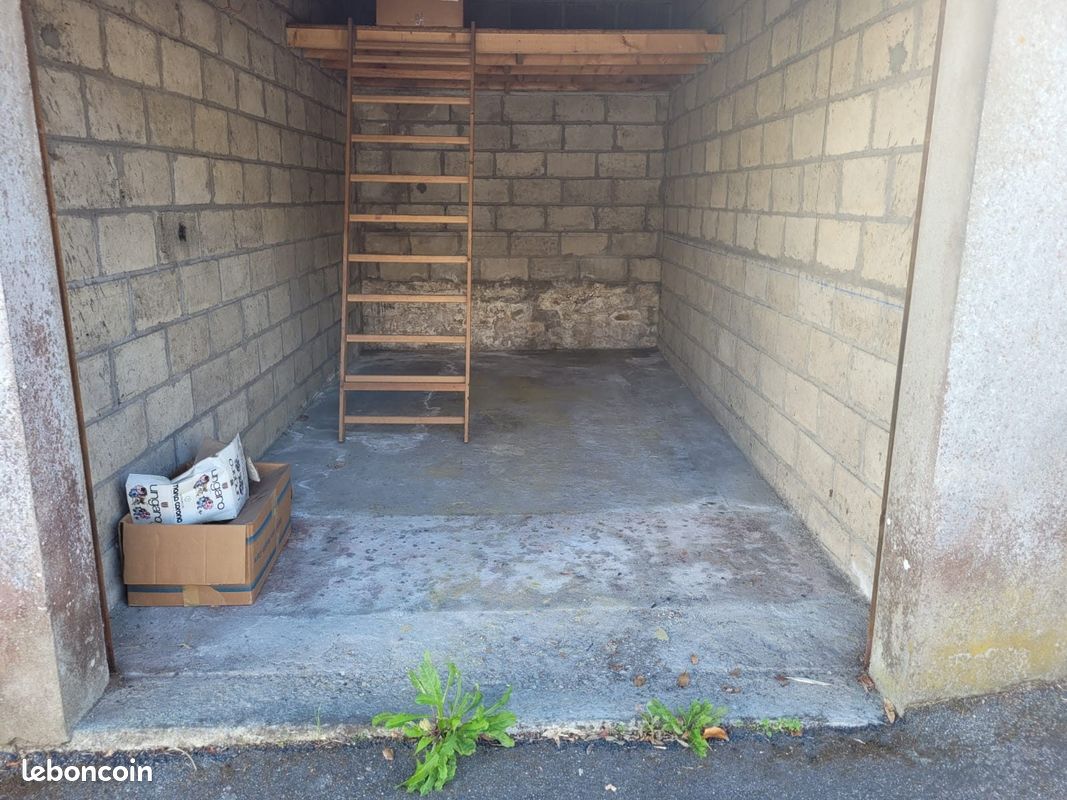 Parking 12 m² · à Vannes · 12 m² · 14 000 €