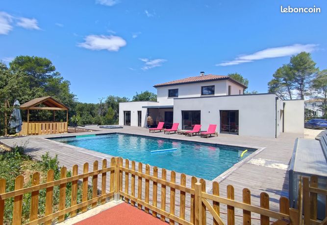 Maison 7 pièces 196 m²