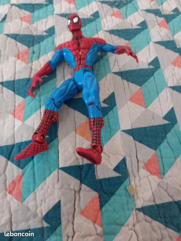 Spider man doigt écartée articulée (image 1)
