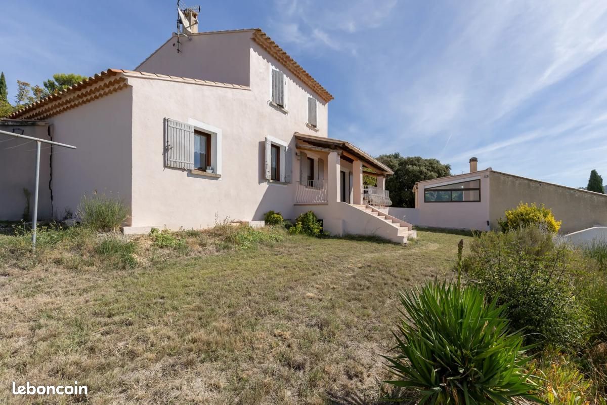 Maison 5 pièces 100 m² · à Saint-Saturnin-lès-Apt · 100 m² · 399 000 €