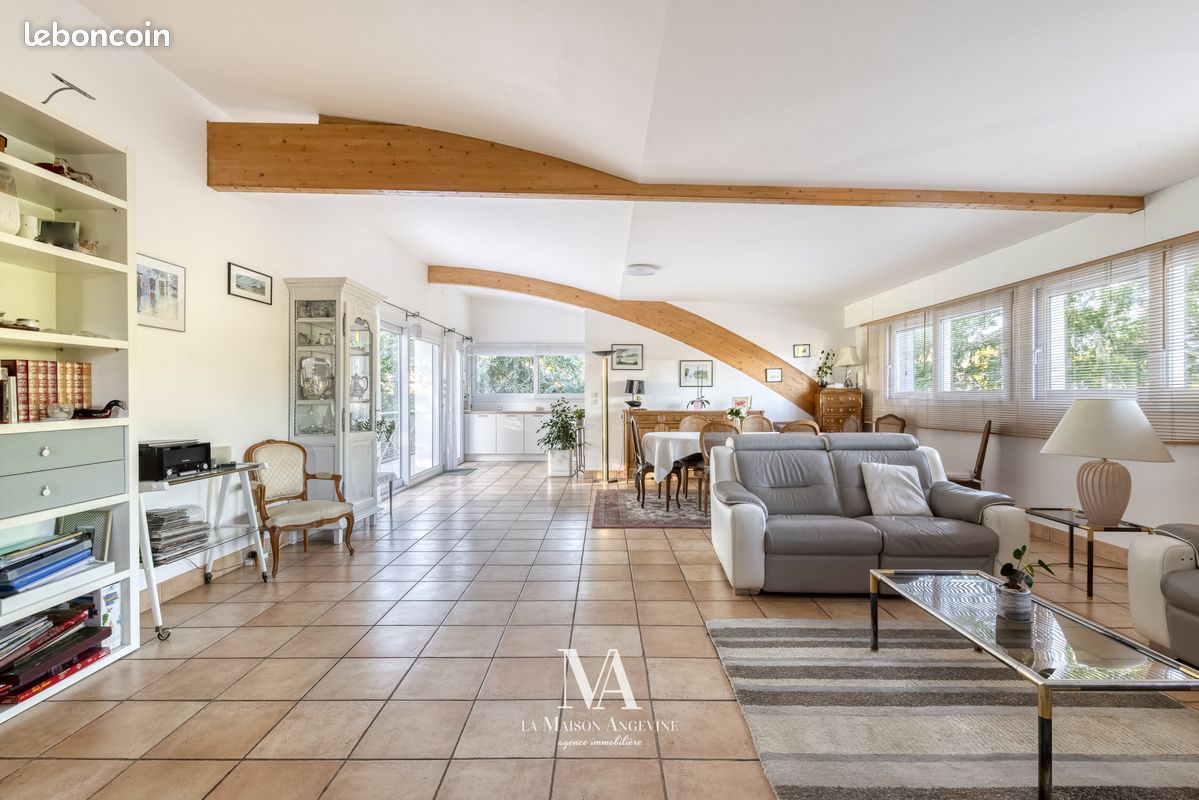 Propriété 11 pièces 300 m² (image 3)