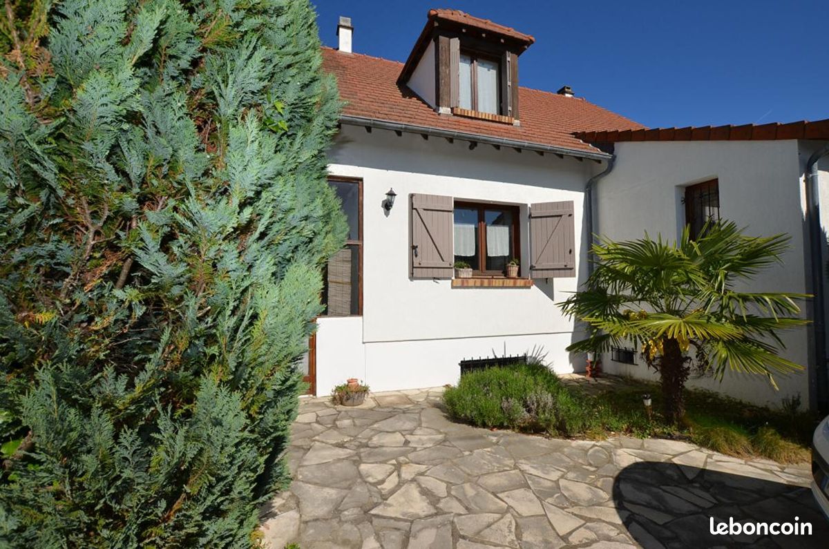 Maison 8 pièces 156 m² · à Sainte-Geneviève-des-Bois · 156 m² · 430 000 €