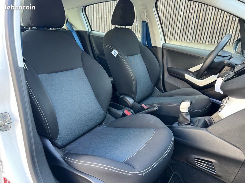 Peugeot 208 1.0 VTi 68 ch Like 1ERE MAIN COURROIE CHANGÉE CLIMATISATION GARANTIE (image 5)