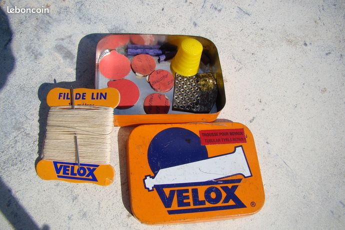 ANCIENNE PETITE BOITE en métal trousse réparation cycles Velox made in France EUR 8,00 - FR