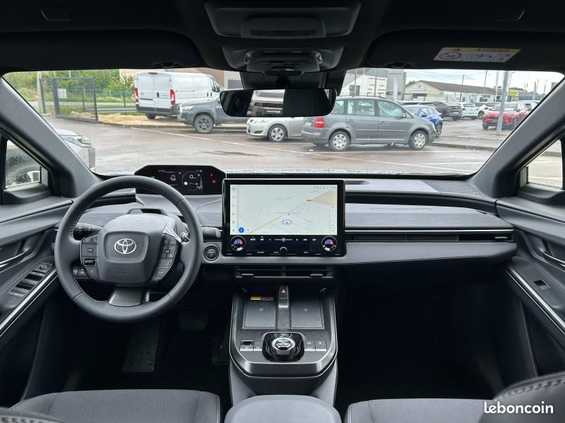 Toyota C-HR+ 224ch 77kWh Design Grande Autonomie (image 14)