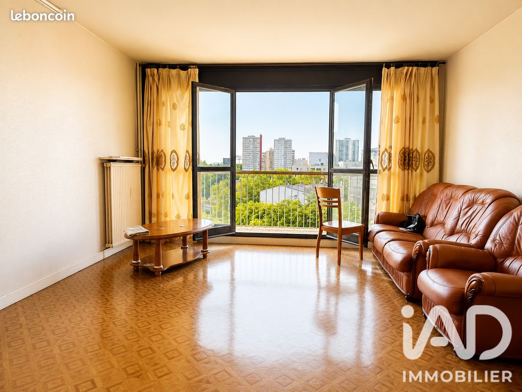 Appartement 4 pièces 79 m² · à Aubervilliers · 79 m² · 221 000 €