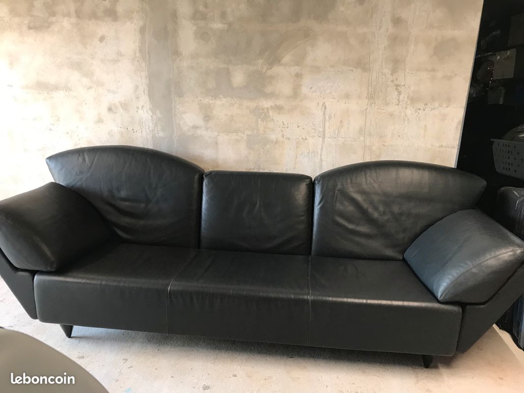 Vends canapés trois places en cuir (image 1)