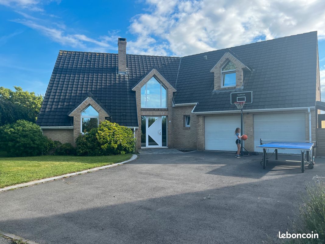 Maison 7 pièces 170 m² · à Crochte · 170 m² · 415 000 €