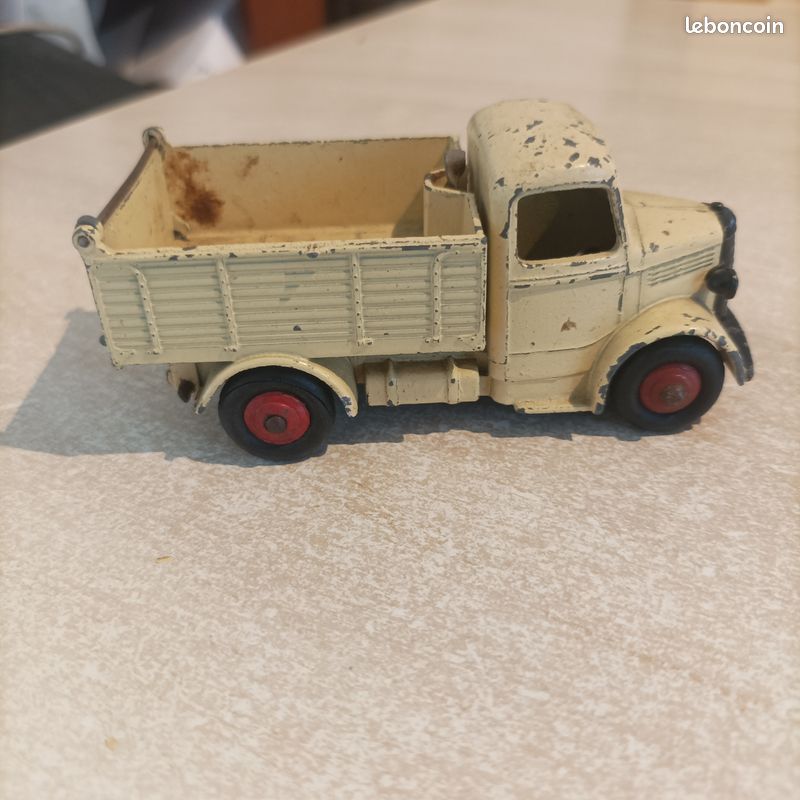 Dinky toys: Camion bedford de rare couleur (image 3)