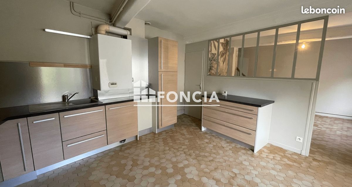 Maison 3 pièces 70 m² · à Saint-André-de-Corcy · 70 m² · 860 €/mois