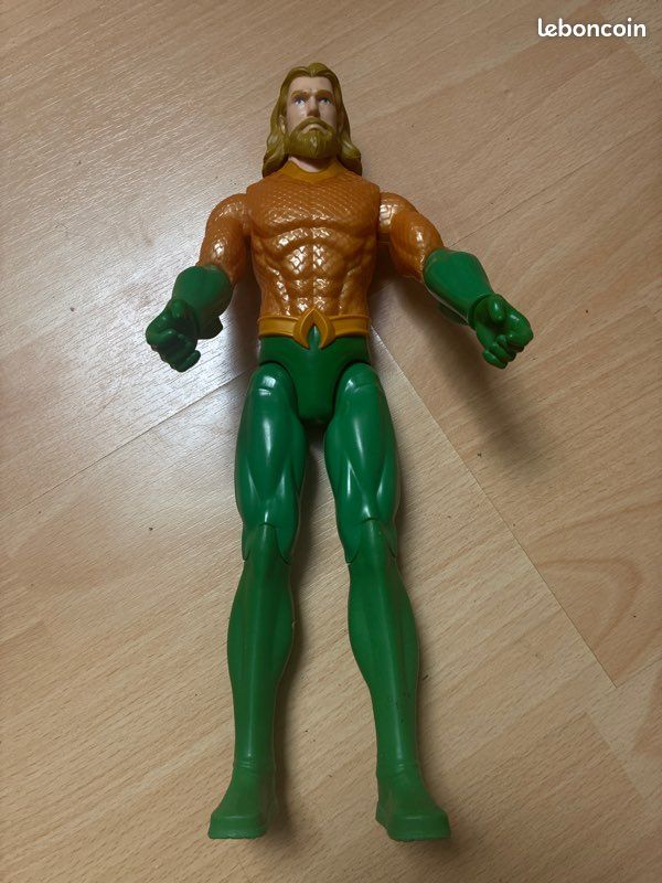 Figurine Aquaman (image 2)