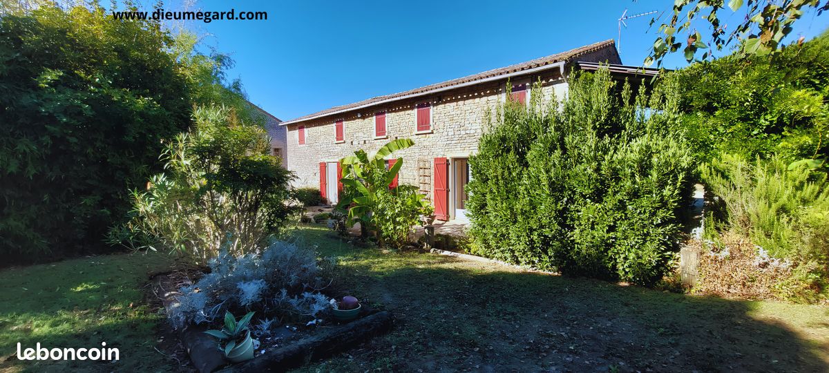 Maison 4 pièces 129 m² · à Aigondigné · 129 m² · 208 000 €