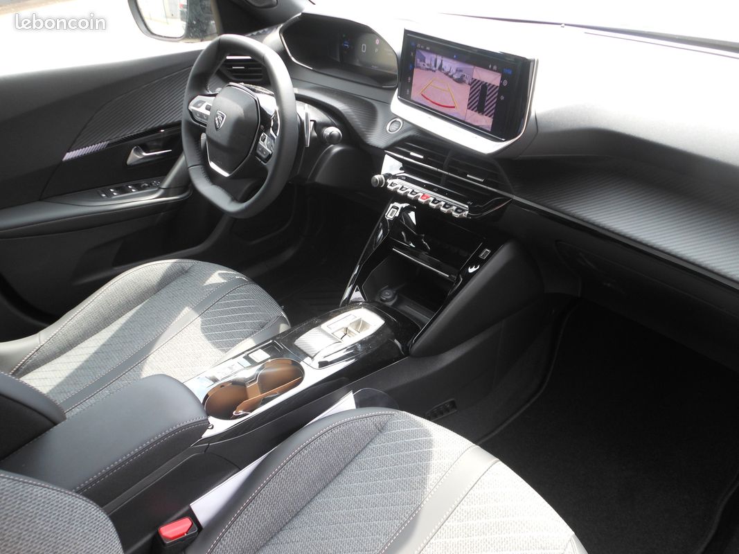 Peugeot 2008 allure 145 Ch BVA gris selenium avec pack NAV/VISION & DRIVE ASSIST + (garantie constructeur) (image 7)