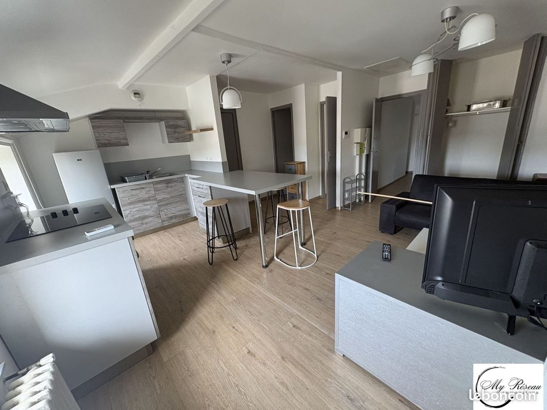 Appartement 3 pièces 61 m² · à Lézignan-Corbières · 61 m² · 700 €