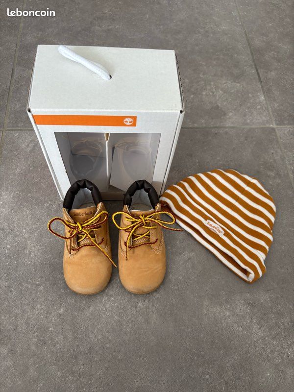 Coffret chaussures souples Timberland et bonnet (image 1)