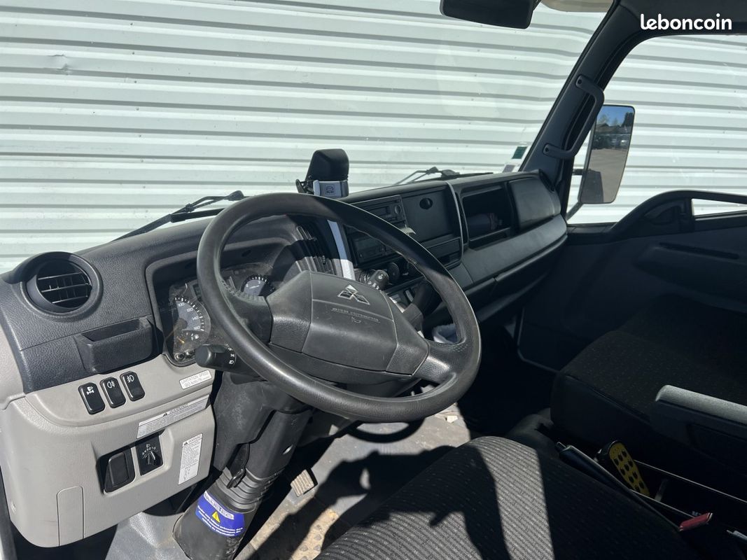 Mitsubishi CANTER DEPANNEUSE PLATEAU GAUBERT (image 9)