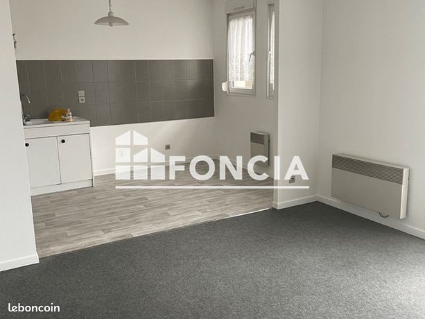 https://img.leboncoin.fr/api/v1/lbcpb1/images/53/65/c8/5365c80014cb00d580624befa341e376944f5f69.jpg?rule=ad-image