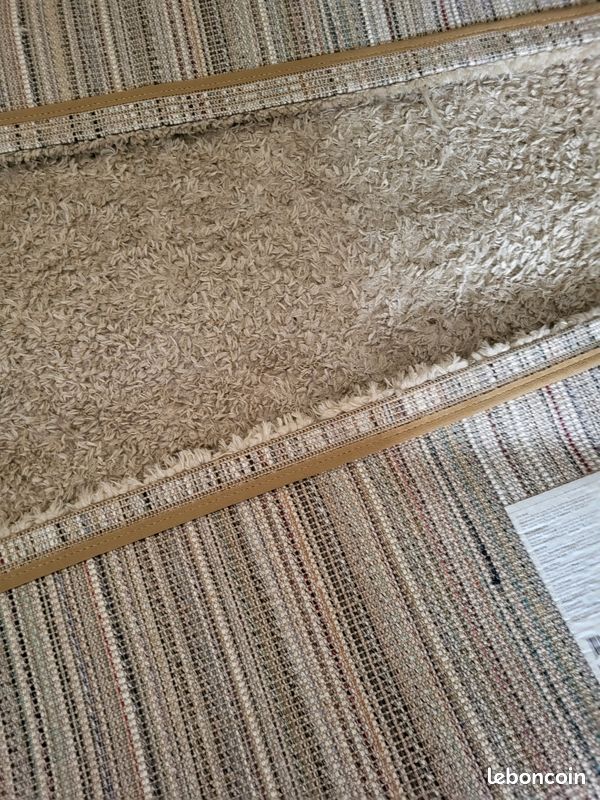À vendre tapis très bon état au prix de 30 euros (image 1)