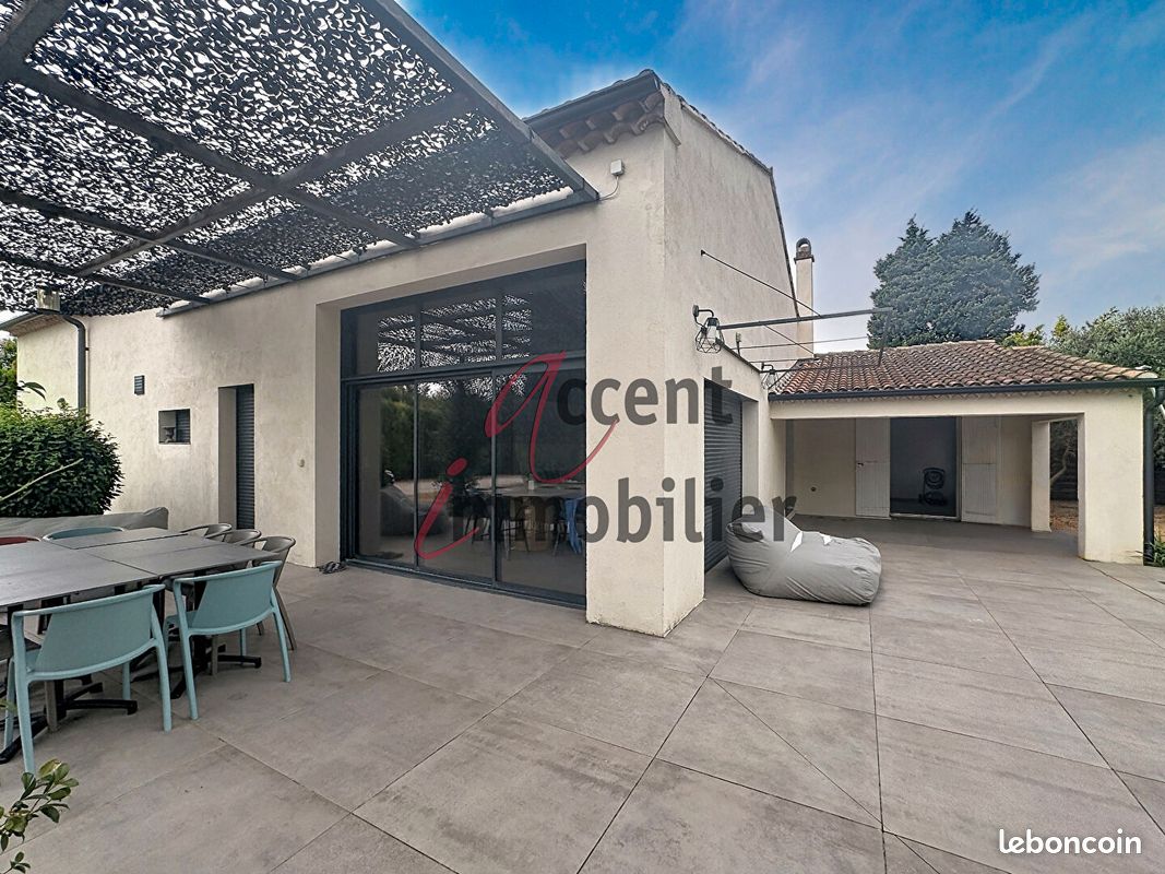 Maison 4 pièces 135 m² · à Mollégès · 135 m² · 590 000 €