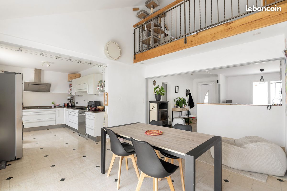 Maison 7 pièces 144 m² · à La Ferté-Alais · 144 m² · 377 000 €