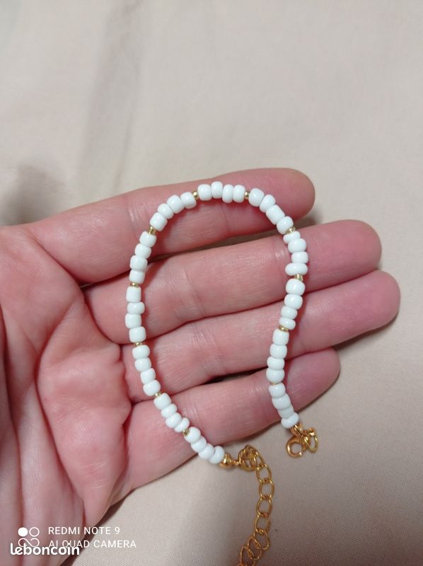 Bracelet perles blanches et dorées en acier inoxydable chaine de rallonge fait maison Neuf (image 1)