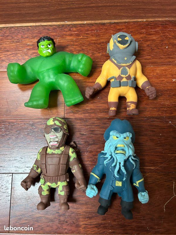 Figurines (image 1)