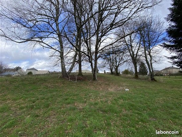 Terrain 3 797 m² Egletons