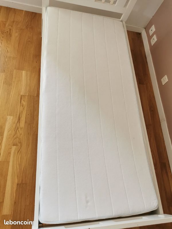 Lit enfant avec matelas et barrière de sécurité (image 3)