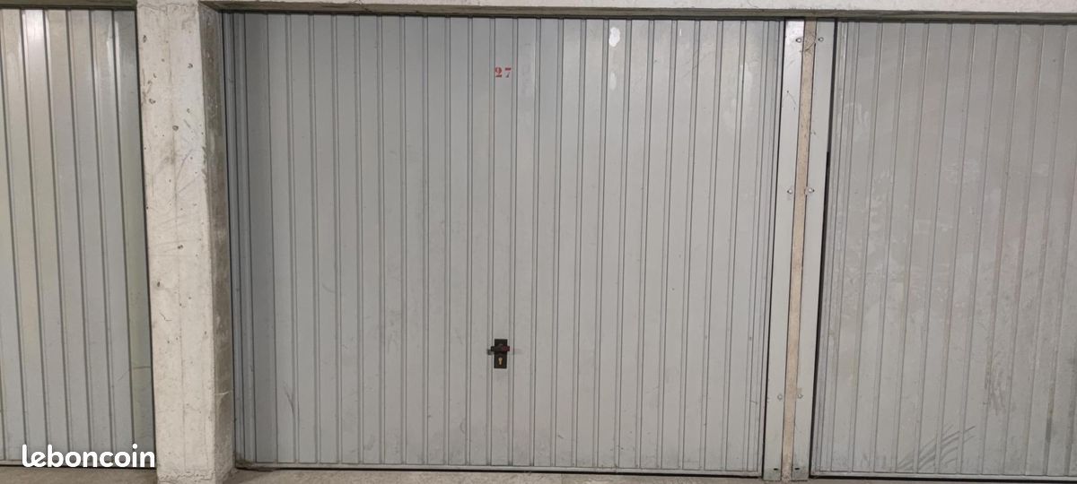 Parking 12 m² · à Valence · 12 m² · 82 €/mois