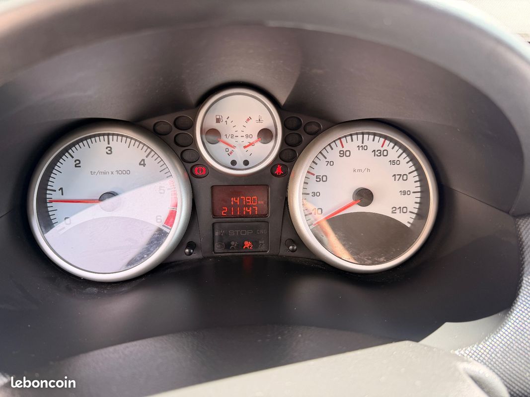 PEUGEOT 206+ 1.4 HDi 70ch BLUE LION Urban pack confort (image 14)
