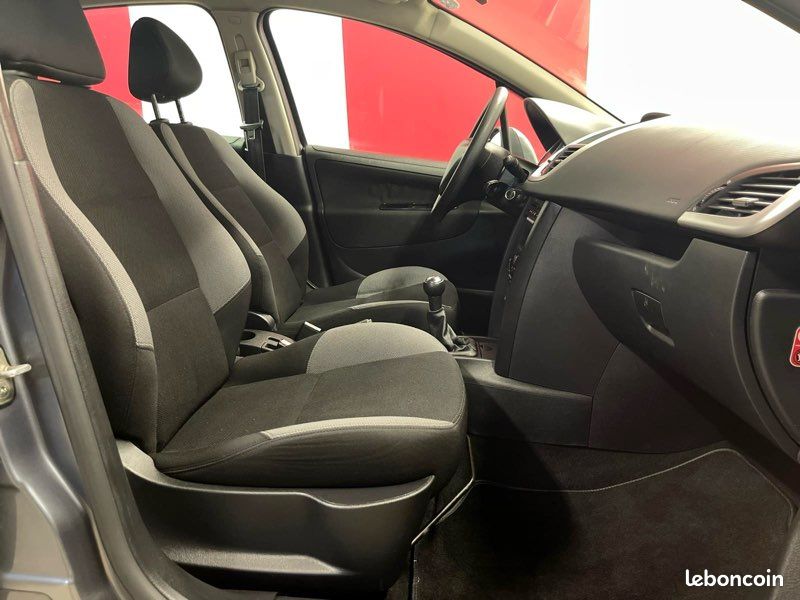 Superbe peugeot 207 1.4 vti 16v 95ch premium urban move 5 portes (image 2)
