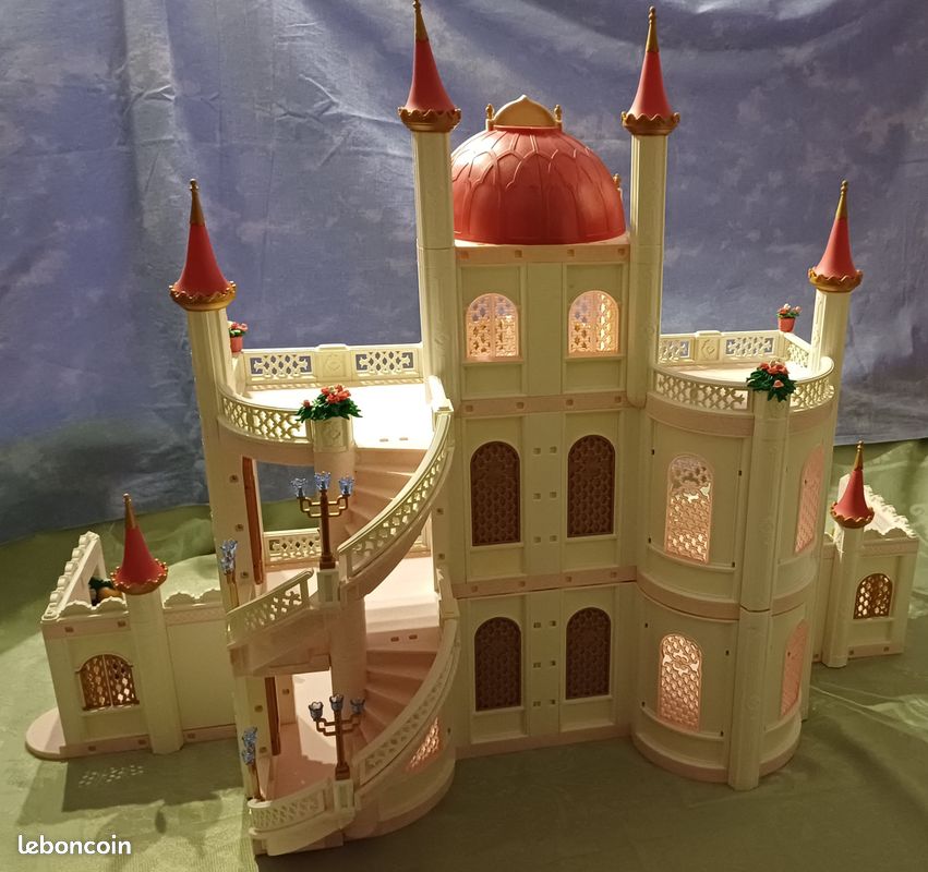 Lot Playmobil Château De Princesse – Références 4250, 4251, 4254, 4255, 4257, 4256, 3032, 3033