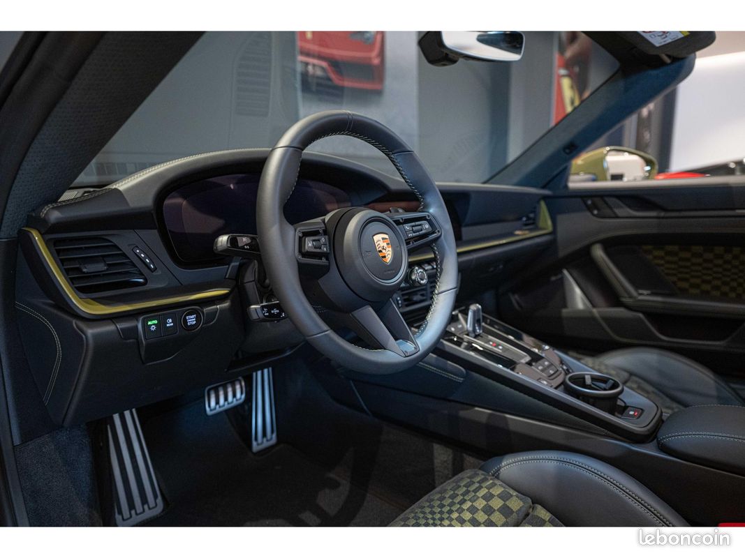 Porsche 911 gts cabriolet type 992.2 spirit 70 - 3.6 541 ch pdk (image 9)