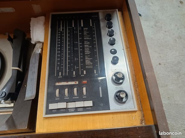 Meuble radio/tourne disque GRUNDIG