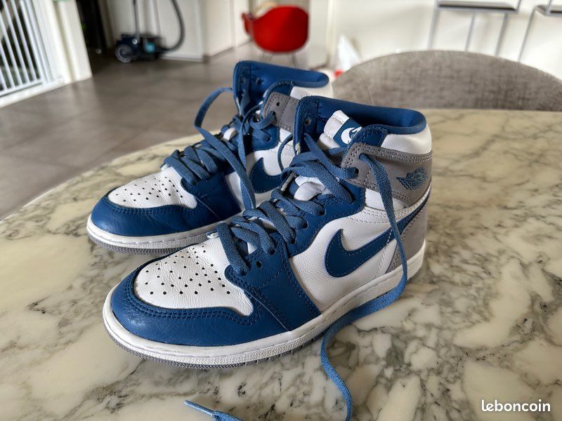 Nike Bon Coin Chaussures Paire De Baskets Nike Air Jordan Chaussures