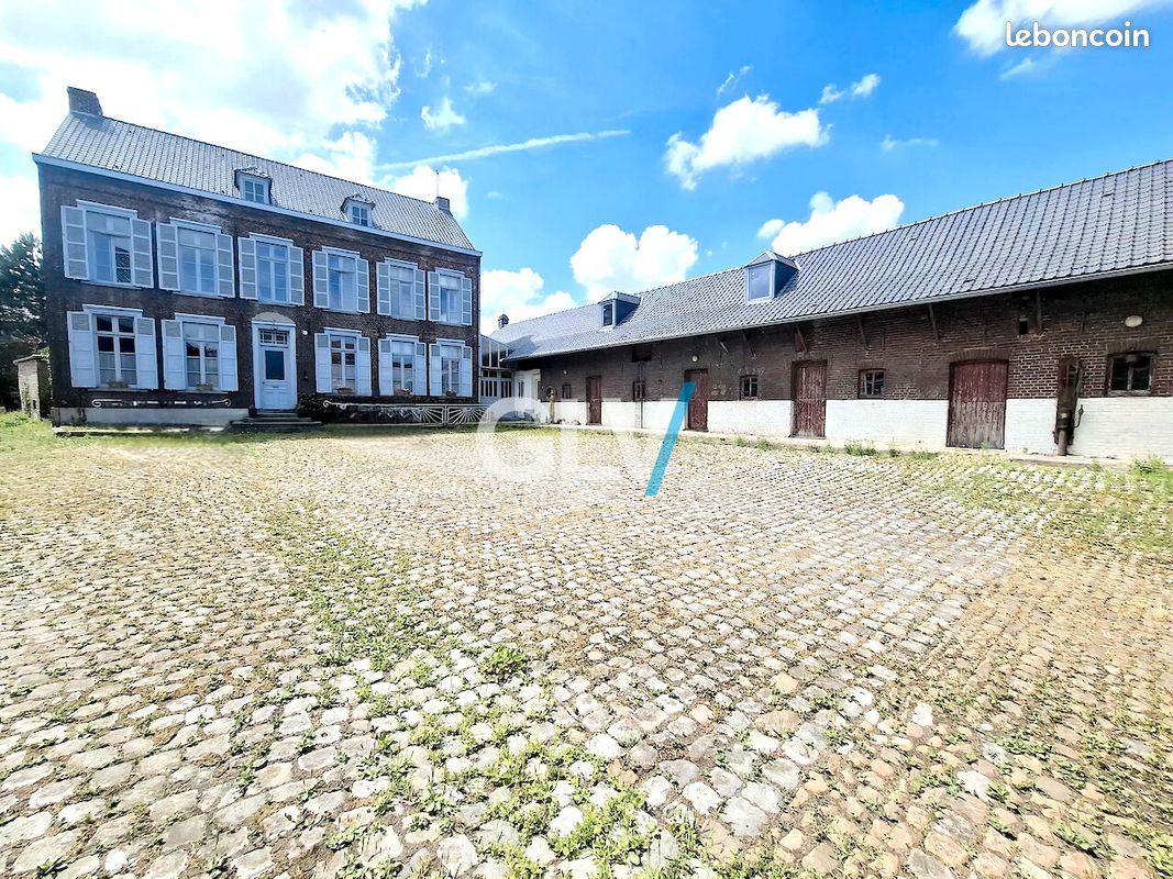 Maison 6 pièces 244 m² · à Cappelle-en-Pévèle · 244 m² · 774 000 €