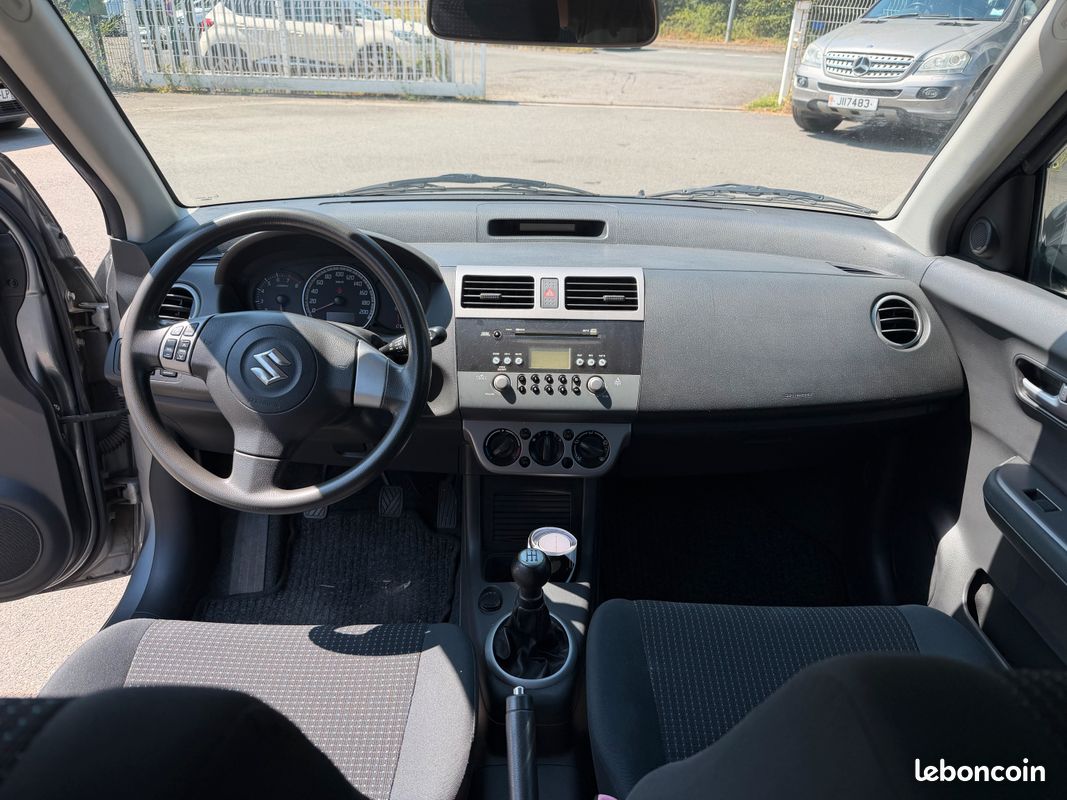 Suzuki Swift 1.5 VVT 3p / Véhicule très propre (image 4)