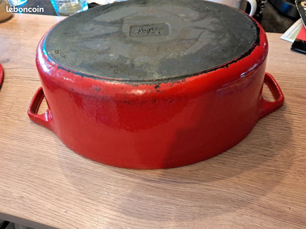 Cocotte 26 cm rouge en fonte aluminium Céleste | Maisons du Monde