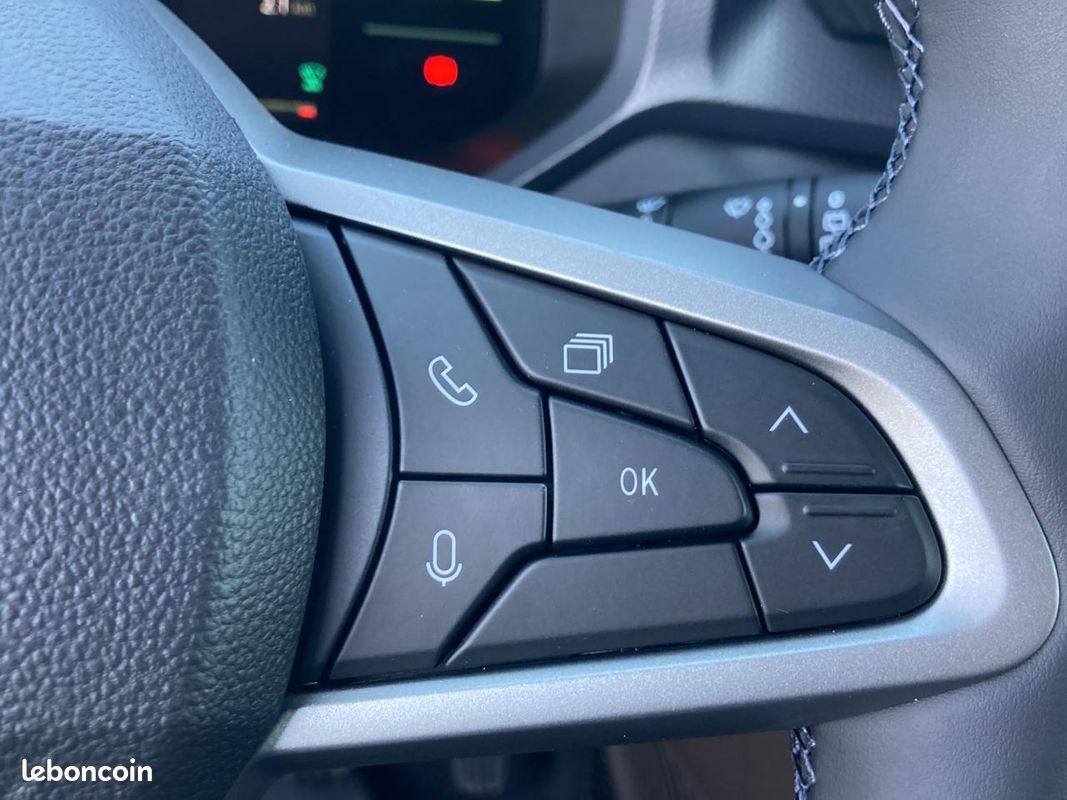 DACIA DUSTER 1.2 mild hybrid 140 journey (image 16)